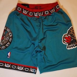 Vancouver Grizzlies NBA Shorts Size M